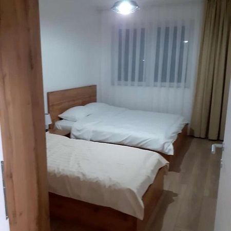 Banesa Ne Qender Te Pejes 아파트 외부 사진